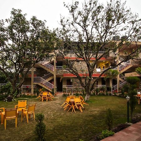V Resorts Dukes Den Resort Ramnagar  Exterior photo
